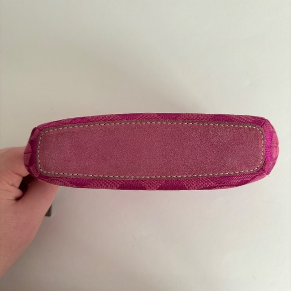 Y2K Coach wristlet with fringe tassel in hot pink logo - Picture 5 of 8